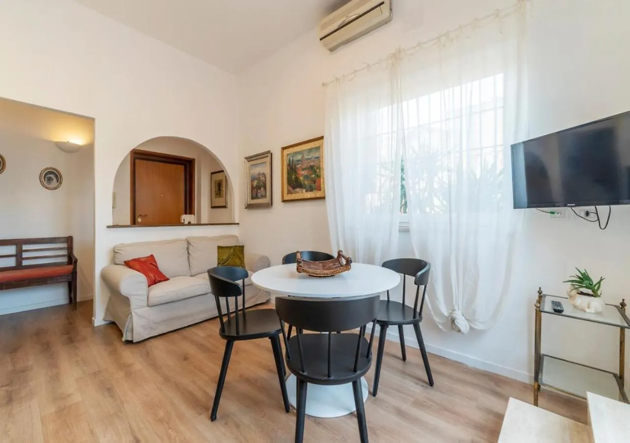 Elegant, With Private Terrace Next To The Vatican Rome